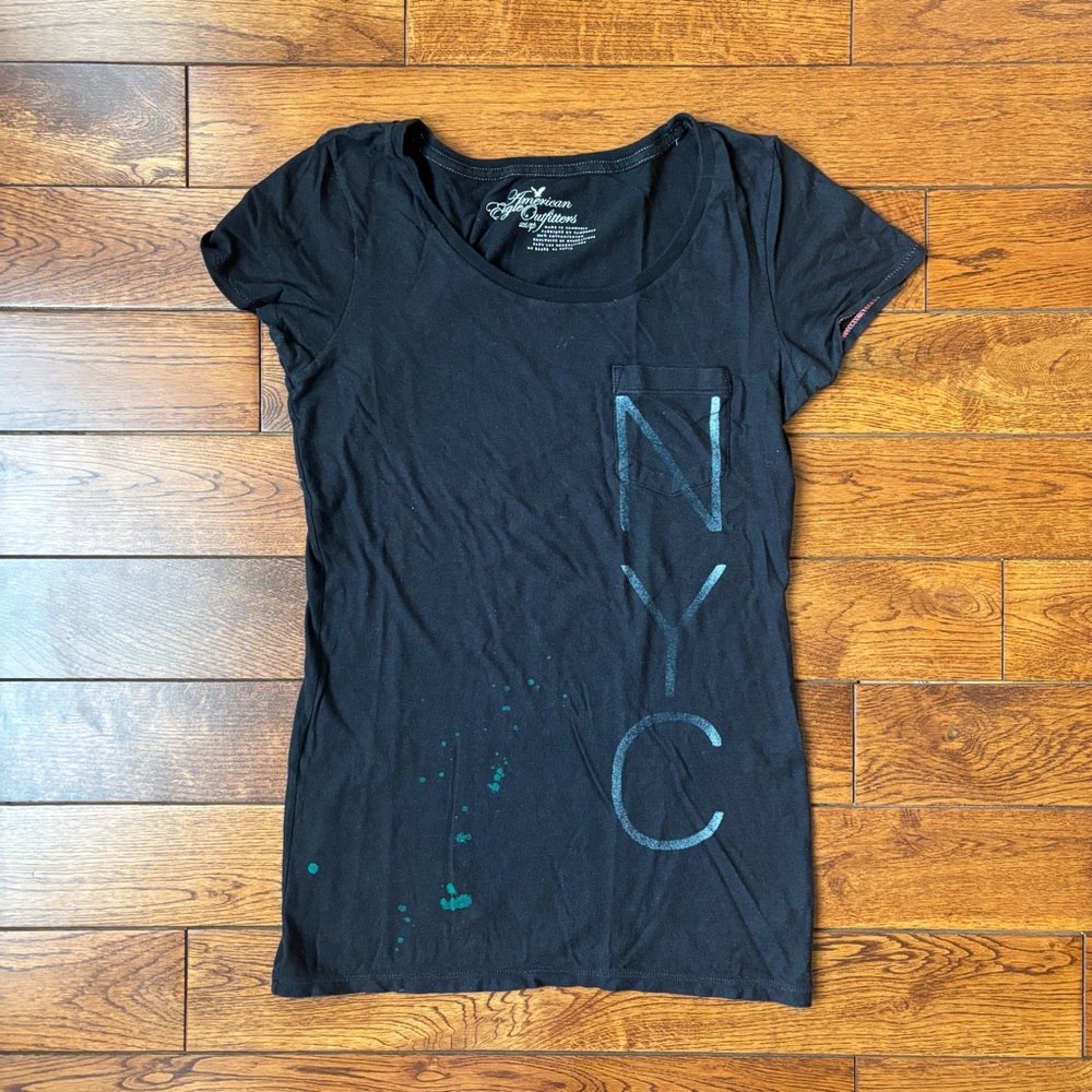 💫 5/$15: American Eagle (AE) Black Fitted NYC Graphic T-shirt Women’s Size XS
